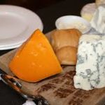 臭いチーズの定番！青かびチーズ（ブルーチーズ）とゴルゴンゾーラの特徴と違い