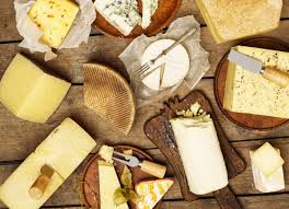 フォンティナチーズとは？歴史や味の特徴
