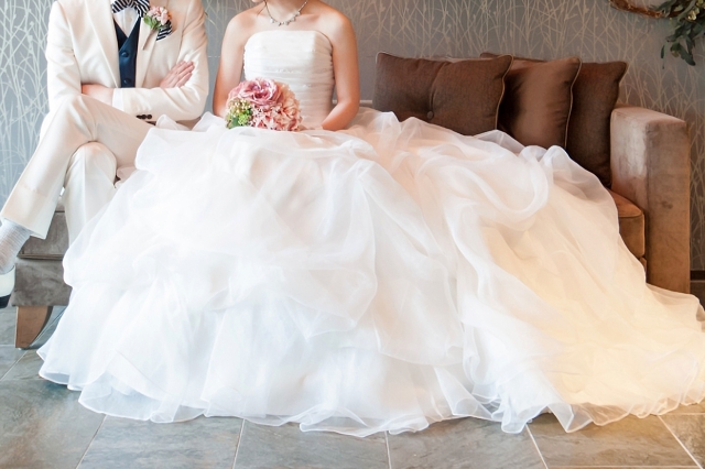 結婚式のウェディングドレスで選ぶ花嫁の髪型