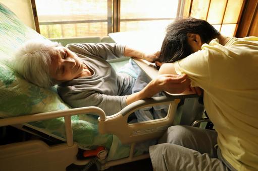 【ホームヘルパー監修】義母の介護ストレス解消方法｜抱え込まないために知っておきたい事