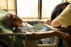 【ホームヘルパー監修】介護で「食べない」ときの限界はどこまで？支援者と家族が知っておきたい向き合い方