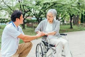 【ホームヘルパー監修】介護うつの初期症状に家族が気づくために｜在宅介護で心が追い詰められる前に知っておきたいこと