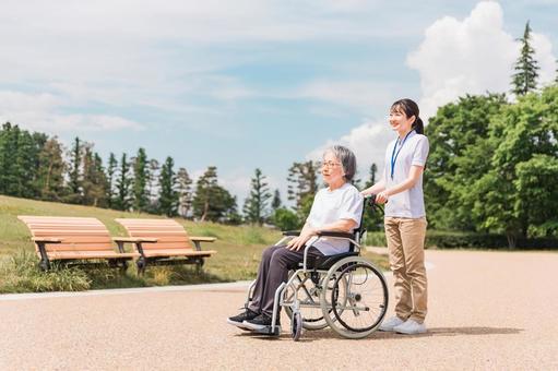 【ホームヘルパー監修】訪問介護の買い物代行ルールを徹底解説｜現場で迷わない判断基準